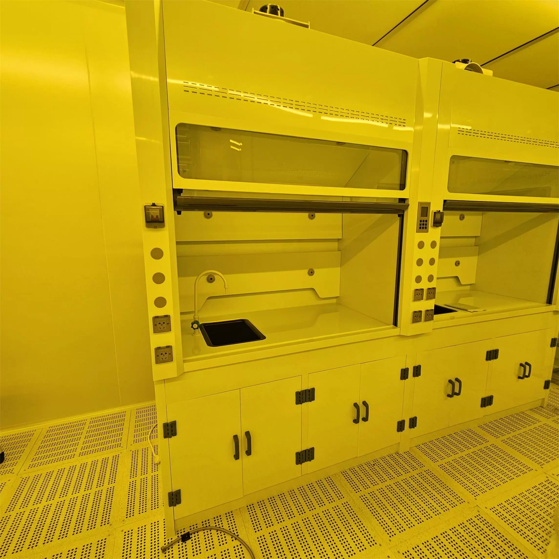 Yellow light fume hood
